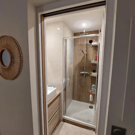 T3 Climatise Avec Terrasse, Piscine, Parking Securise Apartment Fréjus